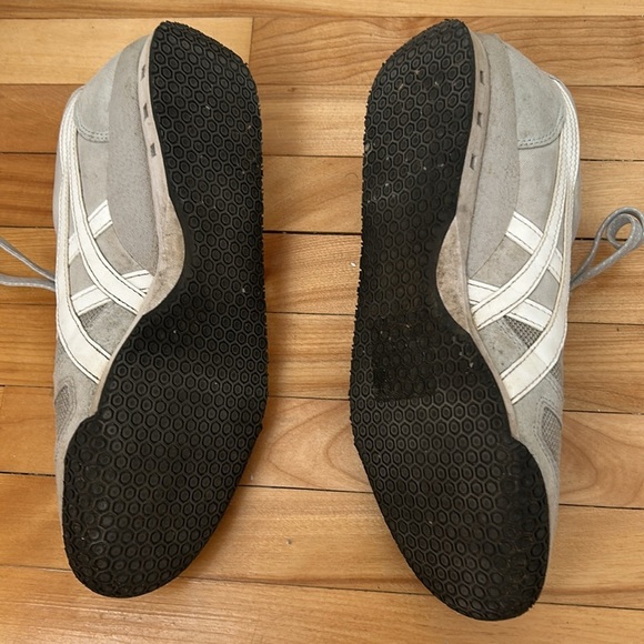 Asics Onitsuka Tiger Ultimate 81 Gray Shoe Sneaker Low Top HN567 Womens 8.5 - Picture 3 of 11